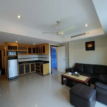 Royal Park Apartments Jomtien Beach Exterior photo