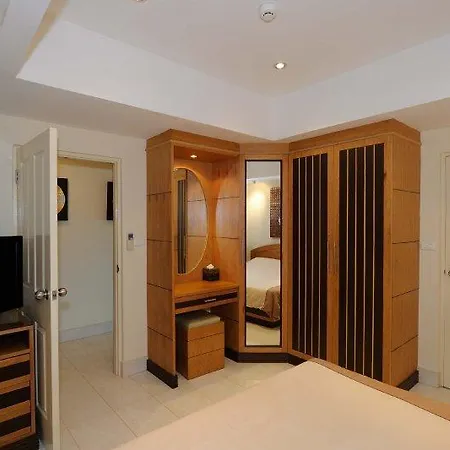 Royal Park Apartments Jomtien Beach Exterior photo