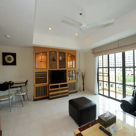 Royal Park Apartments Jomtien Beach Exterior photo