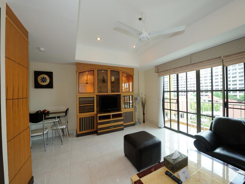 Royal Park Apartment